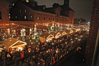 Distillery District lights up annual Christmas Market2