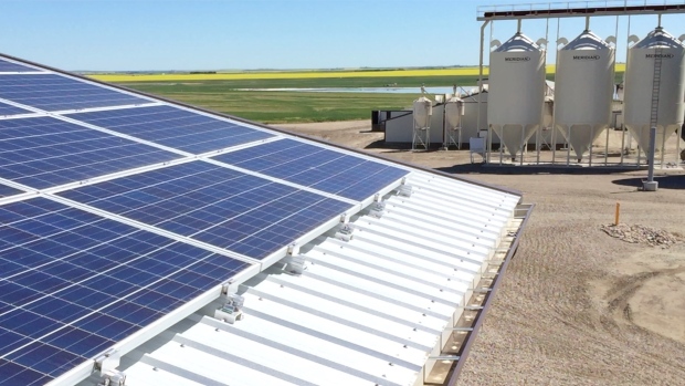 net-zero-egg-barn-in-alberta