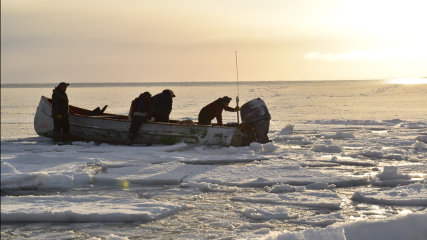 hunters-in-boat