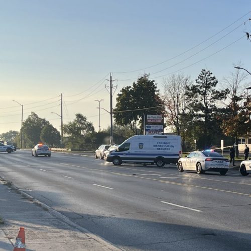 ЖЕНЩИНА УБИТА И ЕЩЁ ТРОЕ РАНЕНЫ В БРЭМПТОНЕ