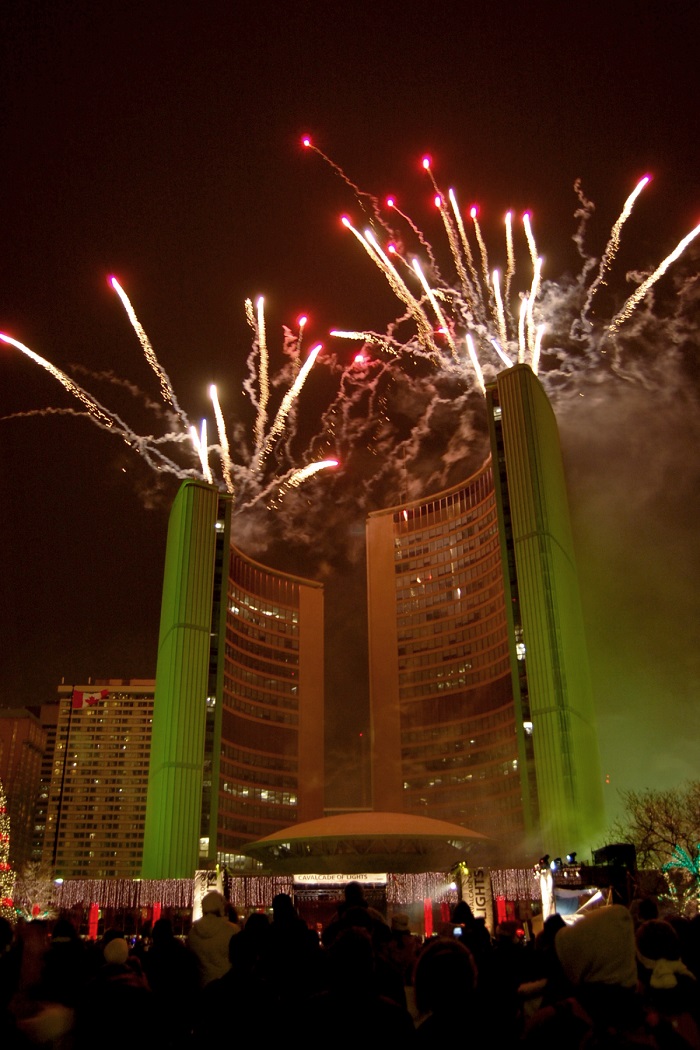 Fireworks at_Toronto_City_Hall